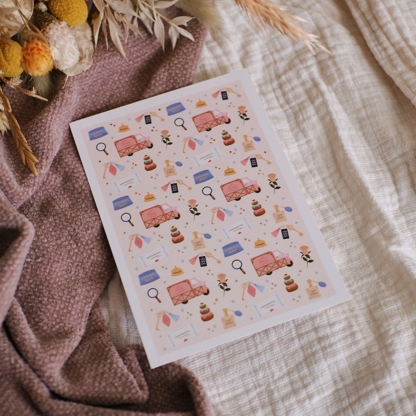 Carte postale avec dorure "The Grand Budapest Pattern"