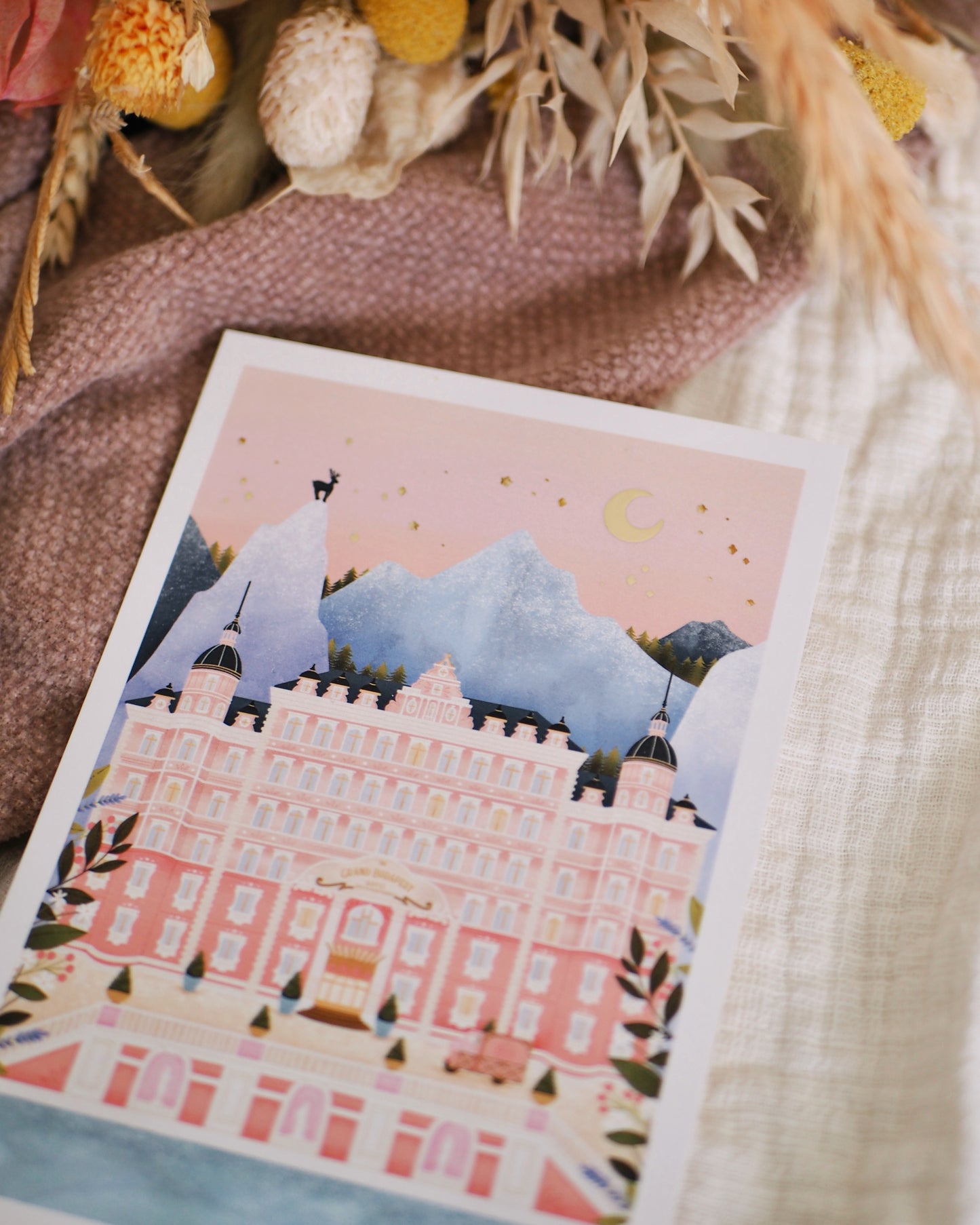 Carte postale avec dorure "The Grand Budapest Hôtel"