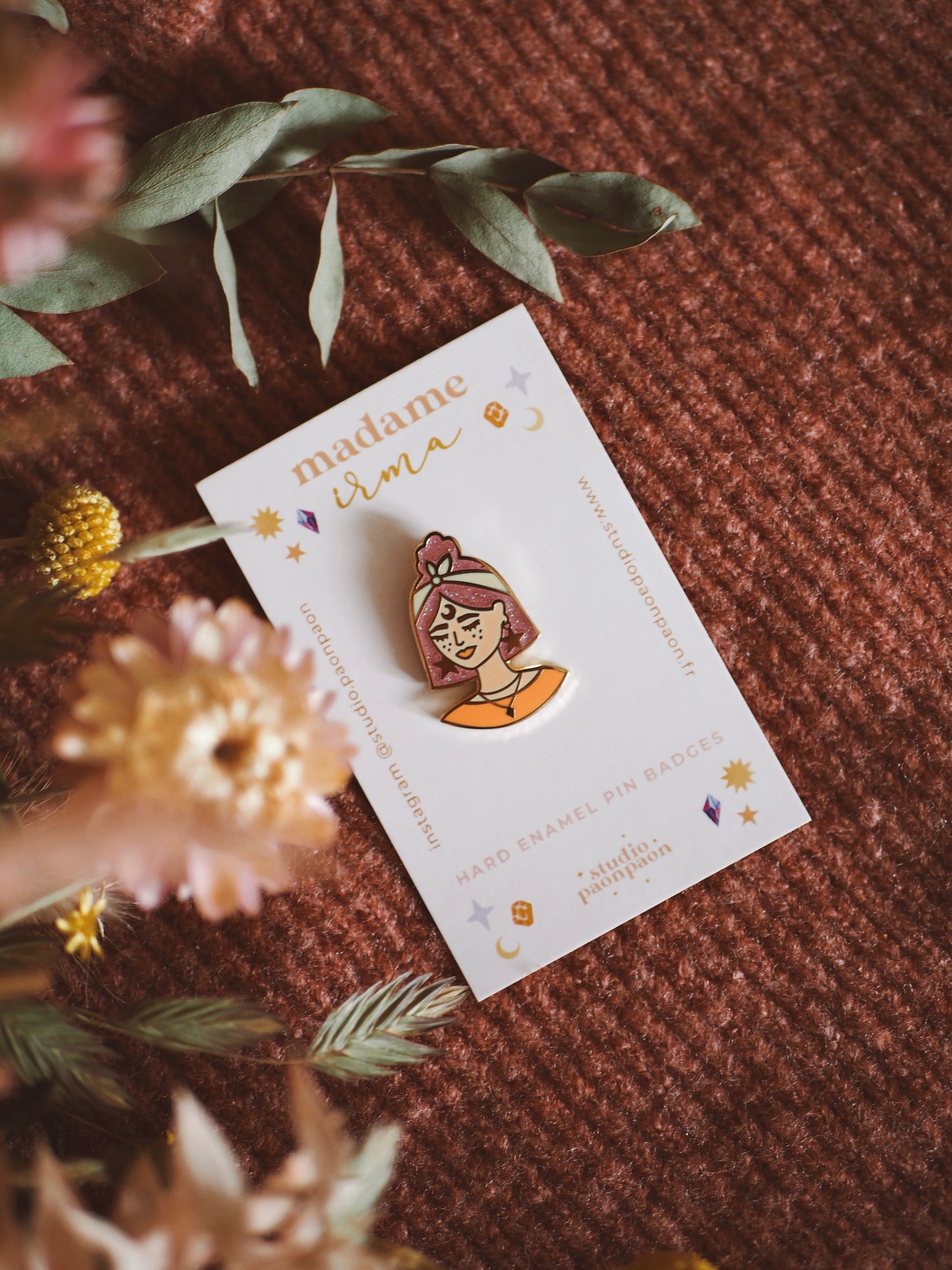 Pin's émaillé "Madame Irma" • lilas glitter