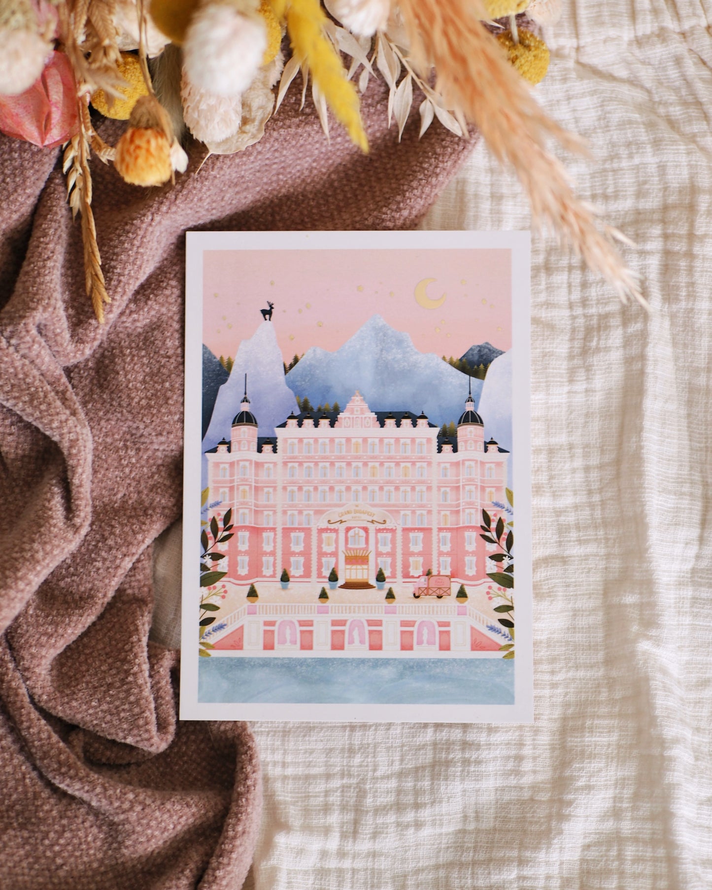 Carte postale avec dorure "The Grand Budapest Hôtel"